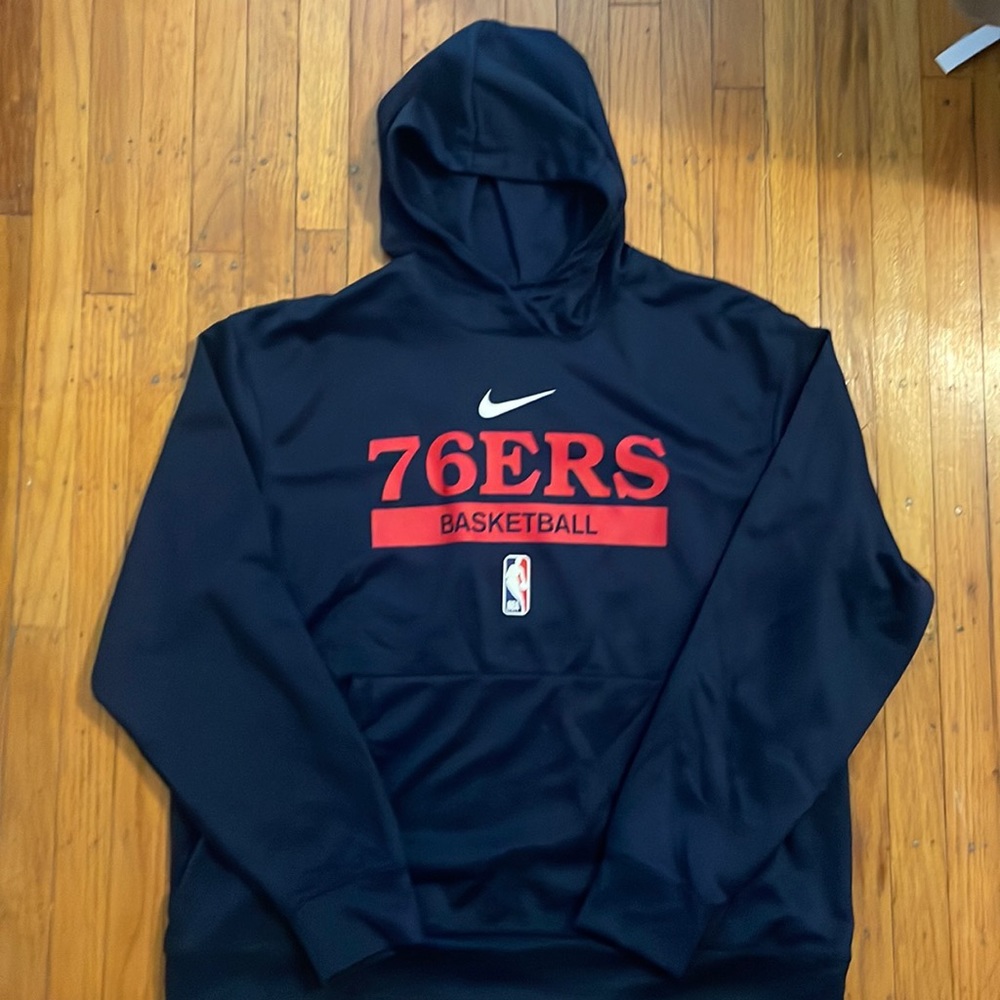 NWOT Nike dri-fit Philadelphia 76ers hoodie